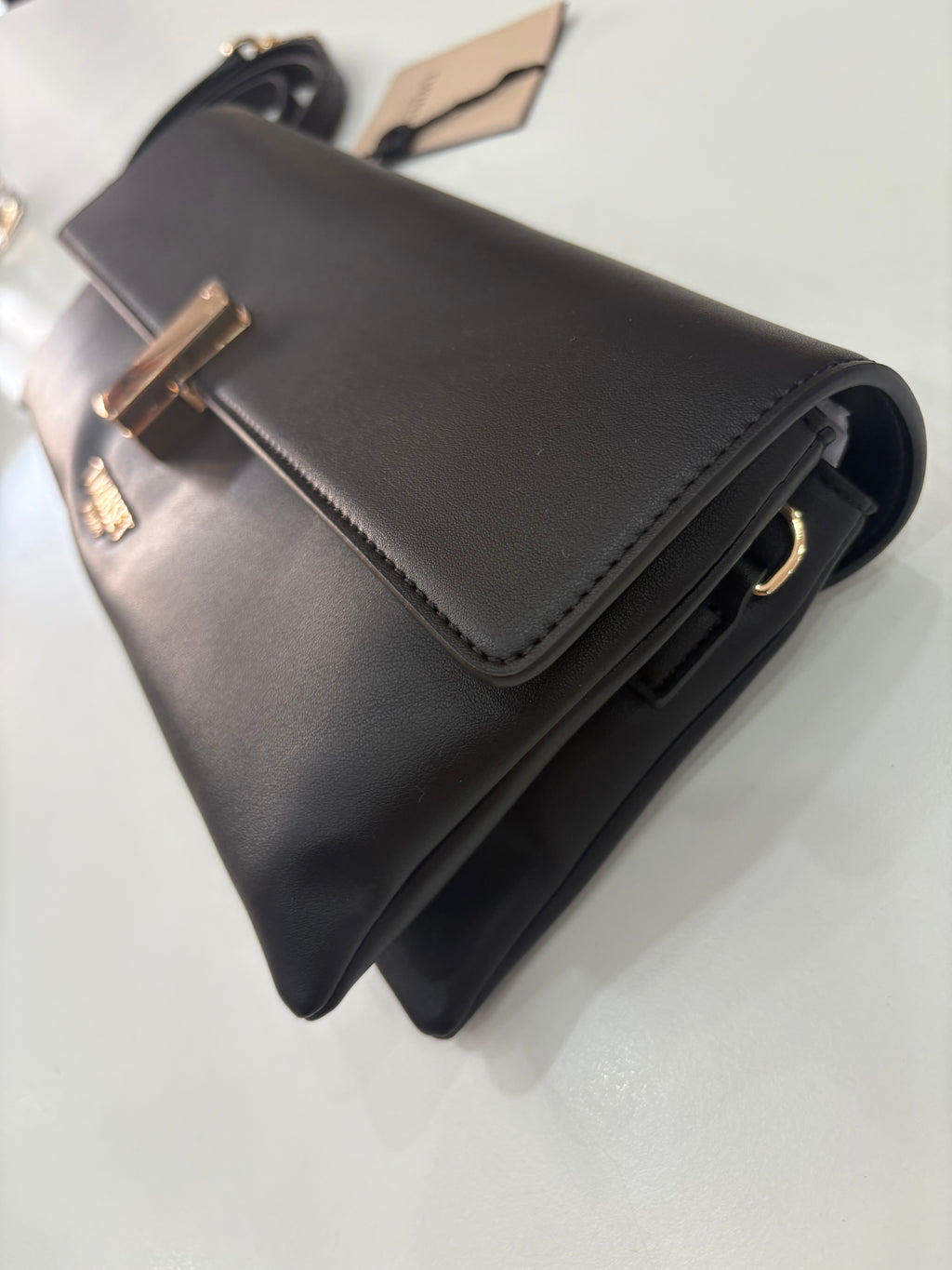 Pochette con tracolla