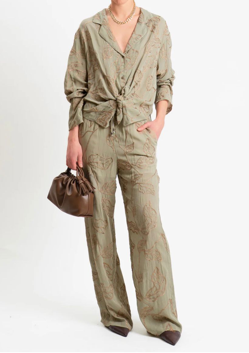 Camicia e pantalone ricamo salvia